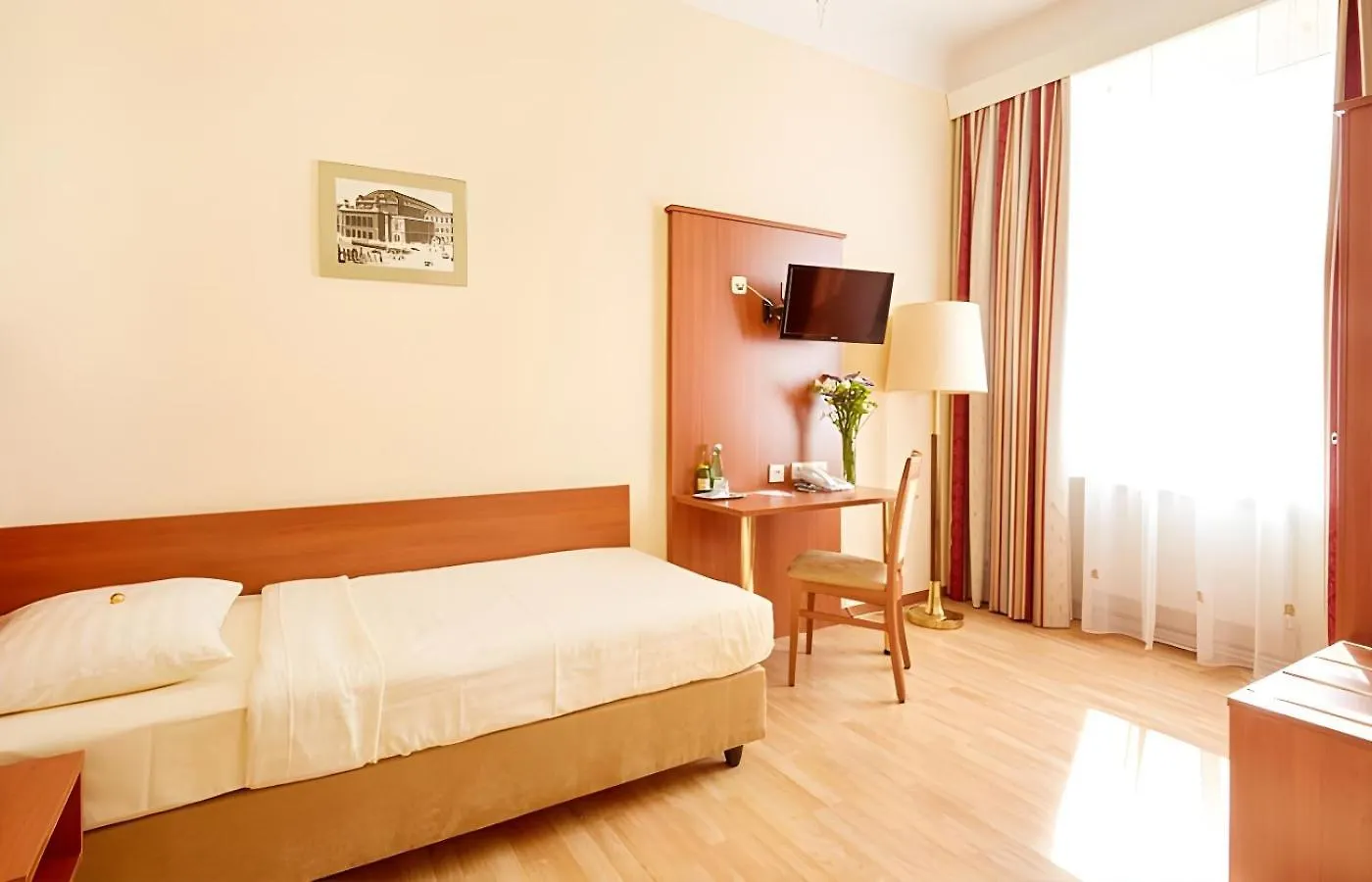 Hotel Mozart Vienna 3*,  Austria