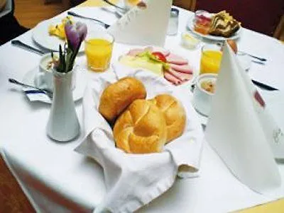 Hotel Mozart Viena 3*,