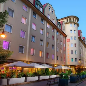 Leonardo 4*, Budapeşte Macaristan