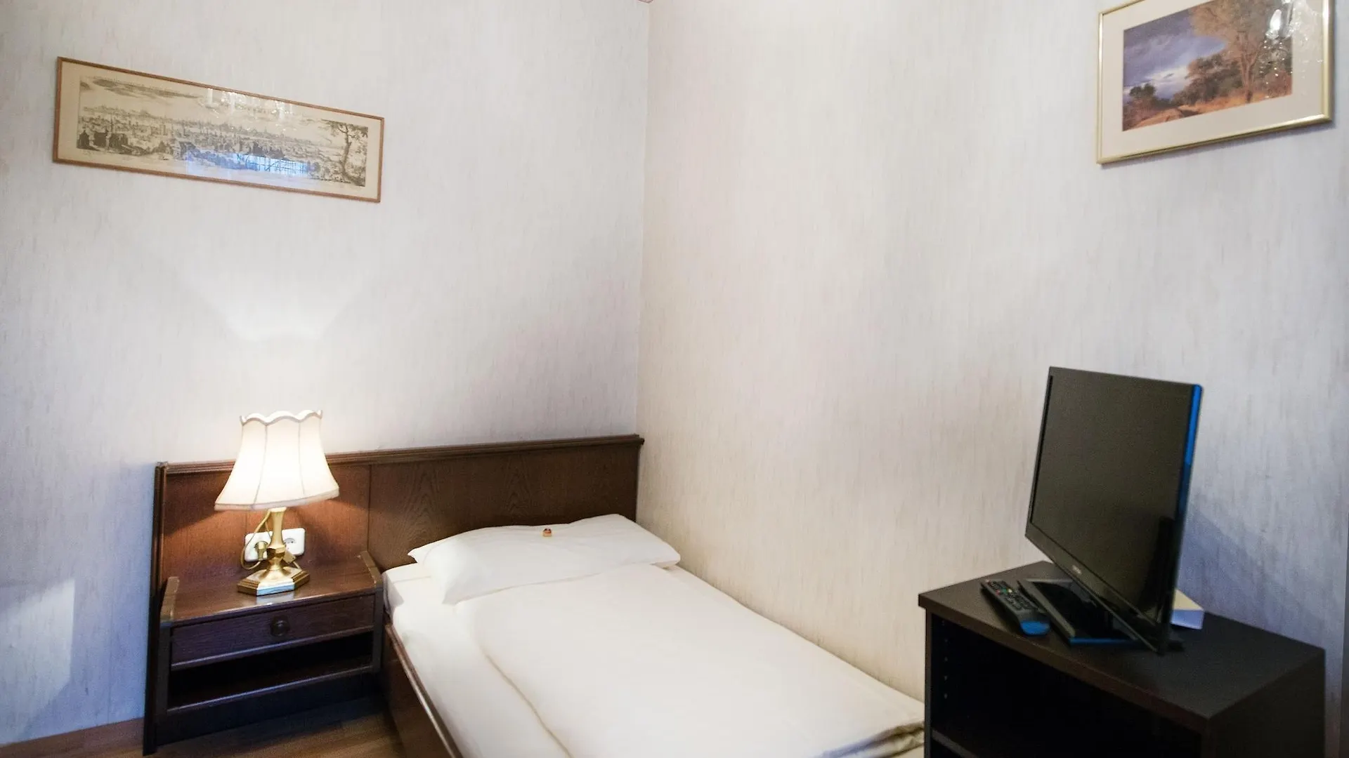 ***  Hotel Mozart Viena Áustria