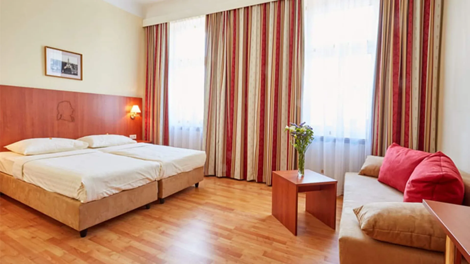 Hotel Mozart Viena 3*,  Áustria