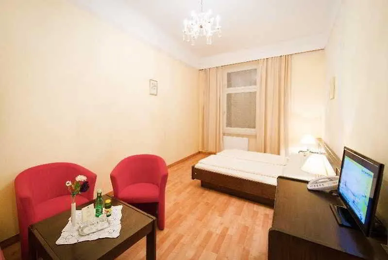 Hotel Mozart Viena 3*,